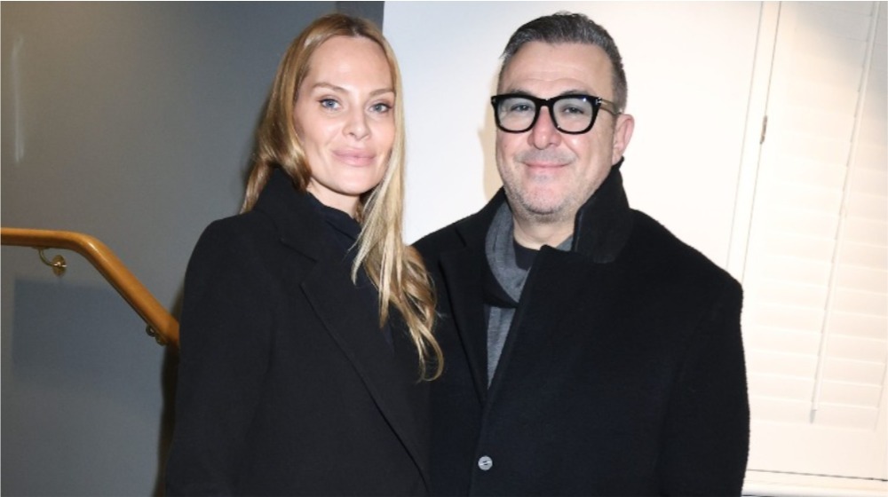 Aντώνης Ρέμος: Το τραγούδι που αφιέρωσε στην Υβόννη Μπόσνιακ και το τρυφερό φιλί που της χάρισε [βίντεο]